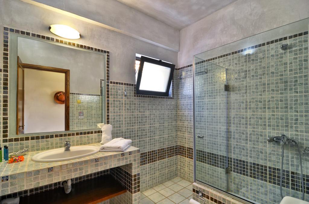 Niriides Luxury Apartments Сивота Номер фото