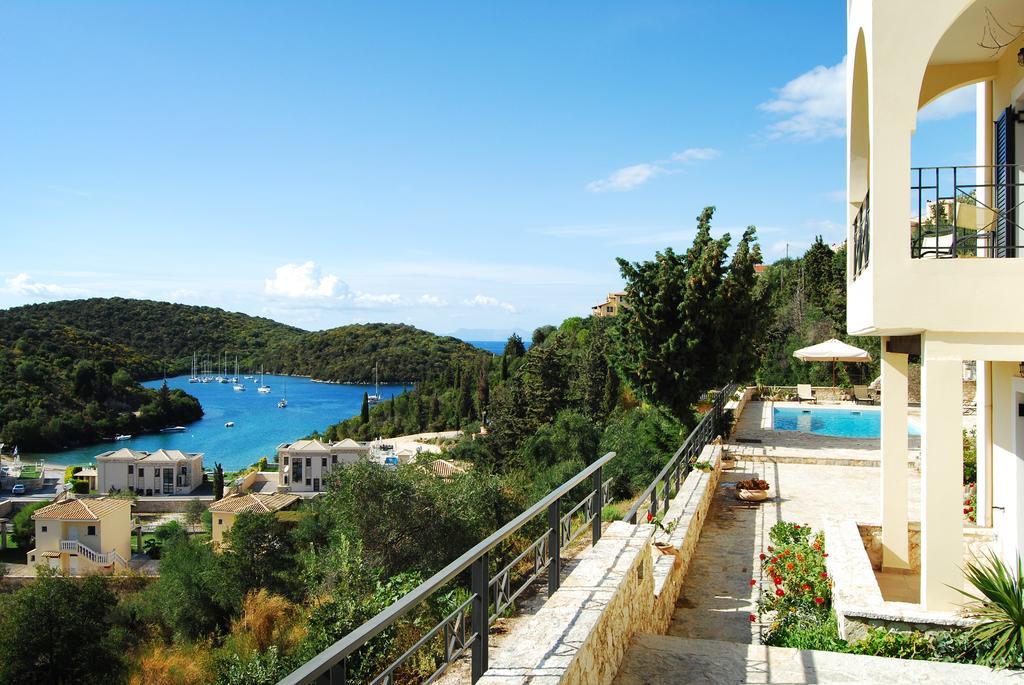 Niriides Luxury Apartments Сивота Экстерьер фото