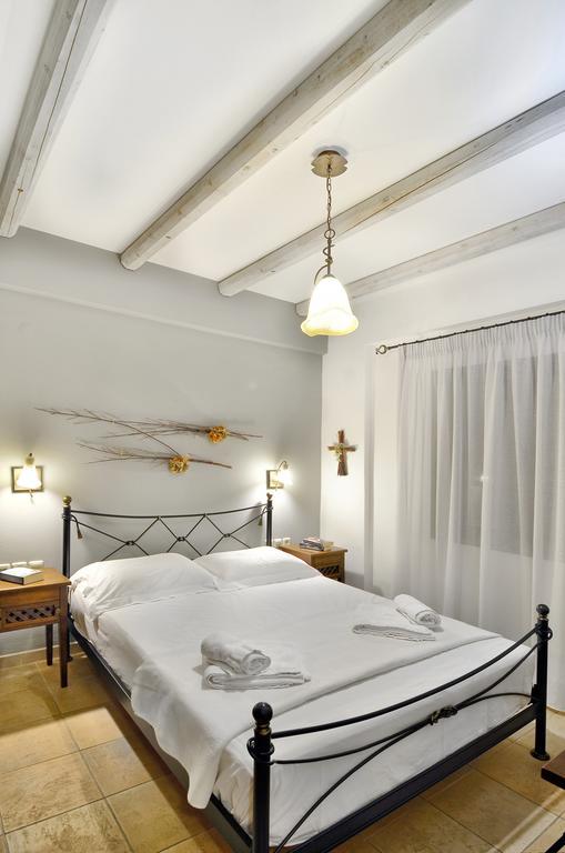 Niriides Luxury Apartments Сивота Экстерьер фото
