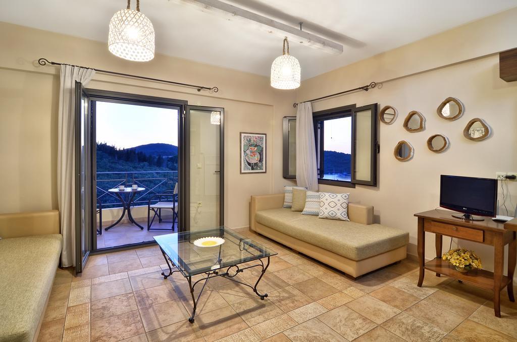 Niriides Luxury Apartments Сивота Экстерьер фото