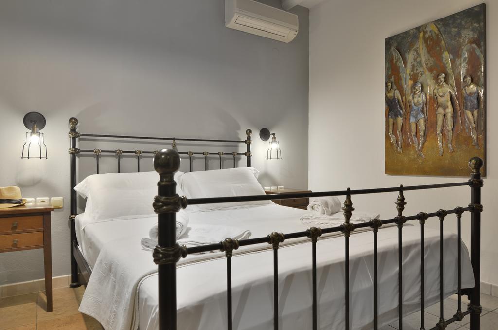 Niriides Luxury Apartments Сивота Номер фото