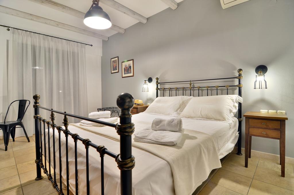Niriides Luxury Apartments Сивота Экстерьер фото